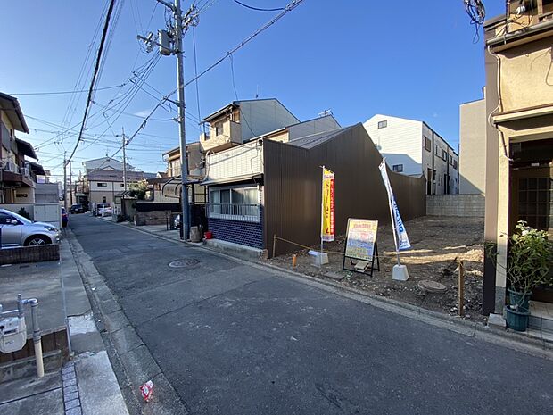 【現地前道】現地は現状更地です。京都市内にある家具付きのモデルハウスにご案内致します！新生活のイメージが膨らみますよ♪現地（2022年12月）撮影