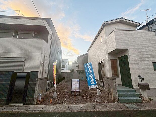 【現地】現状：更地　お電話でご予約いただけましたら、お仕事終わりの遅い時間などお客様のご都合に合わせてご対応させて頂きますのでお気軽にお問い合わせください！（R7.12撮影）