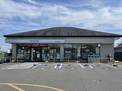 ファミリーマート松尾大社前店 約810m(徒歩11分)