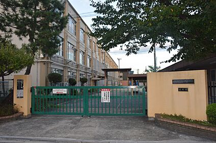 山ノ内小学校 約592ｍ(徒歩8分)