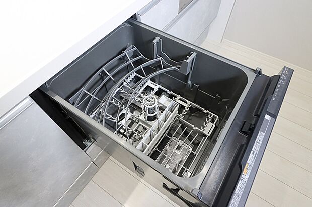 【【ドリームタウン施工例：食器洗浄乾燥機】】◆後片付けをサポート！　食事後の家族のくつろぎタイムもゆっくりともてます♪
◆朝食準備や送り迎え…と忙しいママも大助かり！　環境にも手肌にも優しい設備です！
