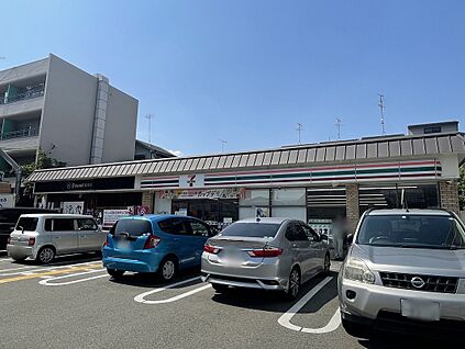 セブンイレブン京都西七条店 約360ｍ(徒歩5分)