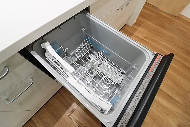 【【食器洗い乾燥機】】■後片付けをサポート！食事後の家族のくつろぎタイムもゆっくりと過ごせます♪■朝食準備や送り迎え…と忙しいママも大助かり！（ドリームタウンシリーズ施工例）