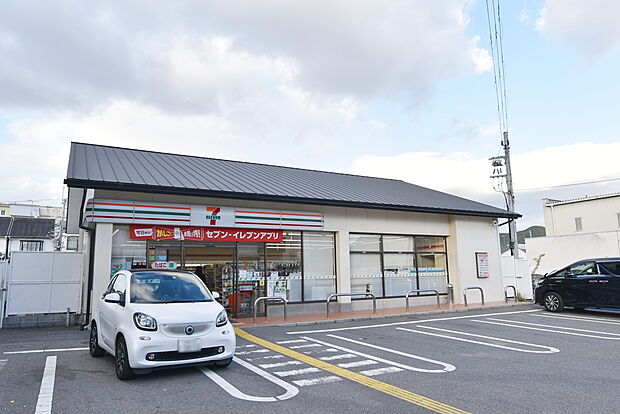 セブンイレブン西野八幡田町店