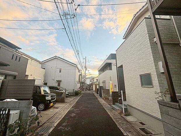 【【現地の様子】】現状:更地 現地でのお待ち合わせはもちろん、ご自宅や近隣の施設までお迎えも可能ですのでお気軽にお問い合わせください!(R7.12撮影)