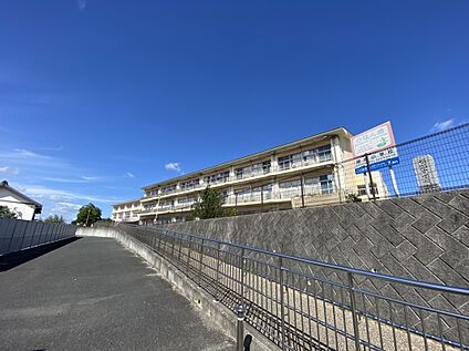 浜松市立雄踏小学校 350ｍ(徒歩5分)