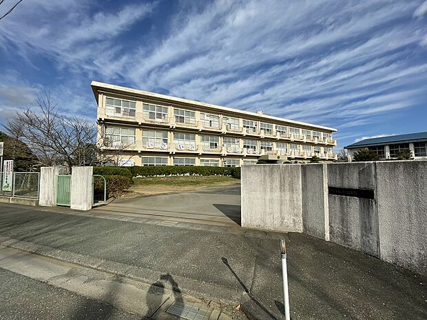 湖西市立白須賀小学校(約4,100m)