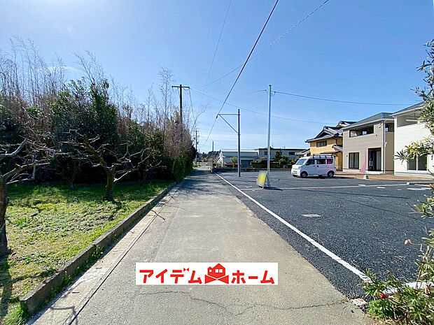 【前面道路写真】当日の案内も可能です♪
お気軽にお問い合わせください!