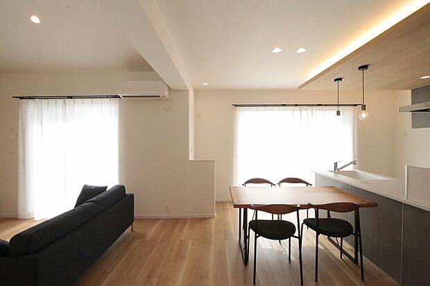 【II50号棟】どこにいても家族の顔が見えるオープンLDKで、家族のコミュニケーションが広がります。