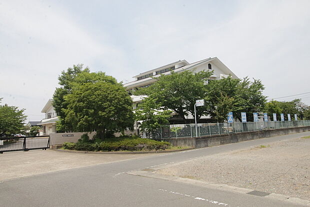 太田市立旭中学校(約350m)