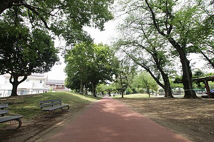 太田市運動公園 1200～1500ｍ(徒歩15～19分)