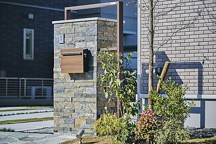 街の統一感を生み出す門柱デザイン