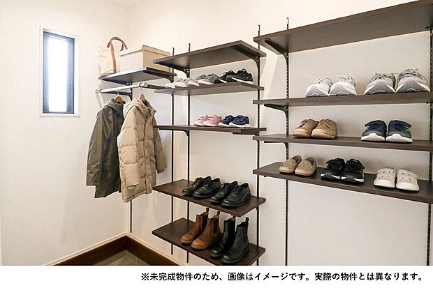 ベビーカーもそのまま入るシューズクローク