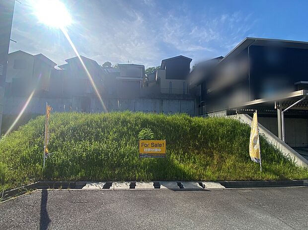 約101坪のゆとりある土地です。