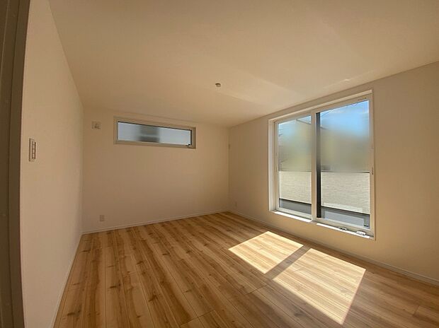 【2号地洋室】南向きで陽当たりも良好です。