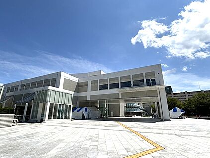 岐阜県図書館 200ｍ(徒歩3分)