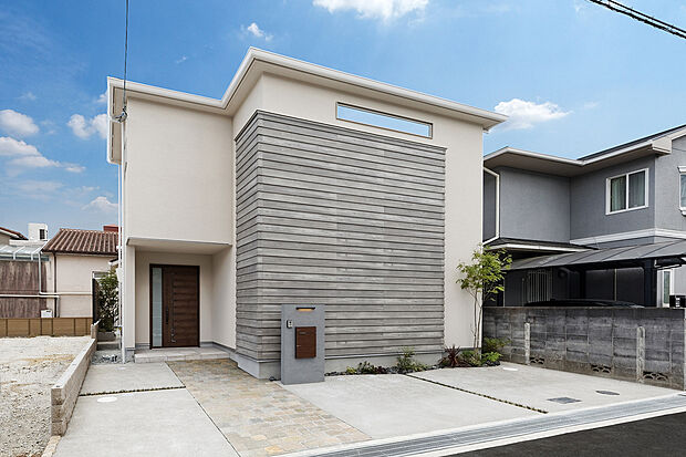 【弊社施工例／外観写真】
大阪・京都へスムーズなアクセス環境、生活利便施設も身近に揃う、永住を約束する地いよいよ誕生！