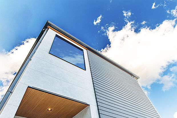 【近くの分譲地で公開中のモデルハウス/外観写真】
自然豊かな地で穏やかな暮らしを!様々なモデルハウスをご用意しています、ぜひお気軽にお問合せください。