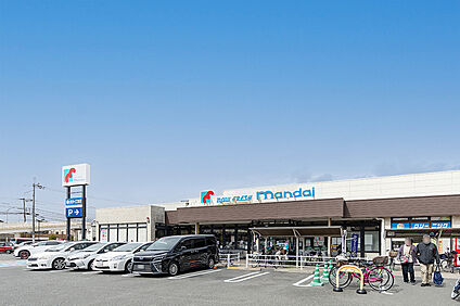 万代 約180ｍ(徒歩３分)