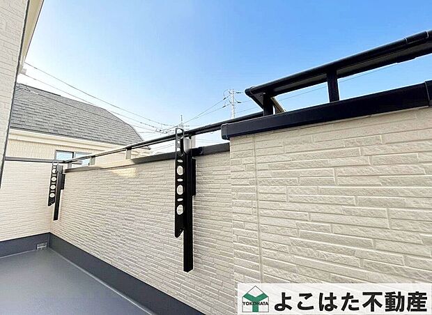 【バルコニー】2面バルコニーで陽当たり・風通しともに良好!毎日が心地よく、開放感あふれる暮らしを実現します。【調布市東つつじヶ丘3丁目~全4棟~】