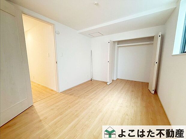 【収納】全居室うれしい収納完備!!お部屋ごとの雰囲気に統一感があり、家具の配置もしやすいため、インテリアを楽しみたい方にもおすすめです。
