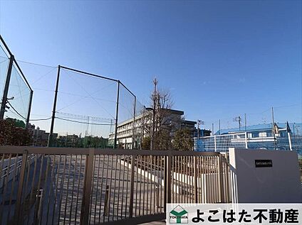稲城市立稲城第三中学校 320m