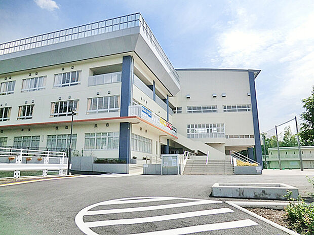川崎市立柿生中学校（約2,000m）