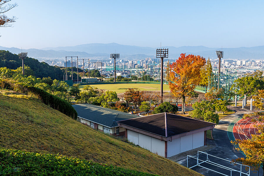 車で４分の距離には大野城総合公園のまどかパーク。