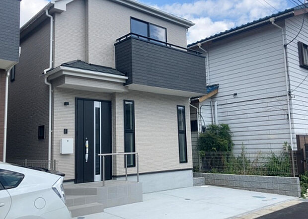 ついに完成致しました!現地をご見学に行く際は、道路の幅や周辺の交通量、施設などをご確認頂くことをおすすめします!物件の流れが早いため、内見をしたい方はお早めに当社営業までお問い合わせ頂きご予約下さい!