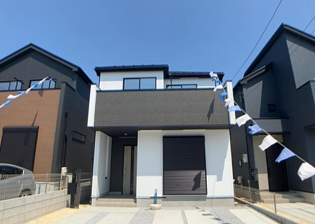 ついに完成致しました!現地をご見学に行く際は、道路の幅や周辺の交通量、施設などをご確認頂くことをおすすめします!物件の流れが早いため、内見をしたい方はお早めに当社営業までお問い合わせ頂きご予約下さい!