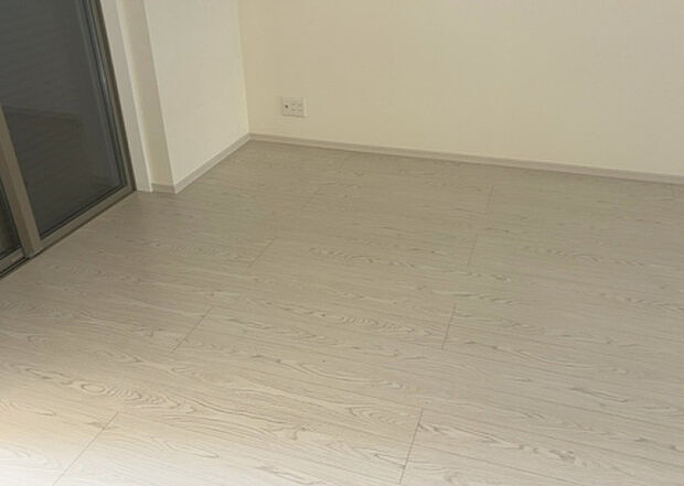 リビングの間取りの種類は大きくわけてリビングとダイニングが別になっているタイプ、リビングダイニング一体型です。どちらも一長一短ですので、家を選ぶ時はその両面をチェックして決めるようにしましょう。