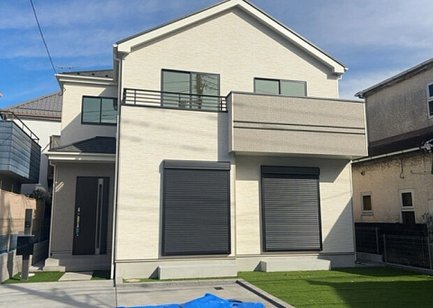 ついに完成致しました!現地をご見学に行く際は、道路の幅や周辺の交通量、施設などをご確認頂くことをおすすめします!物件の流れが早いため、内見をしたい方はお早めに当社営業までお問い合わせ頂きご予約下さい!