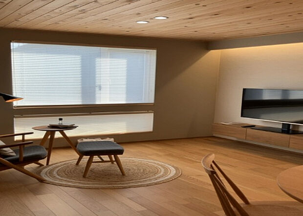 リビングの間取りの種類は大きくわけてリビングとダイニングが別になっているタイプ、リビングダイニング一体型です。どちらも一長一短ですので、家を選ぶ時はその両面をチェックして決めるようにしましょう。