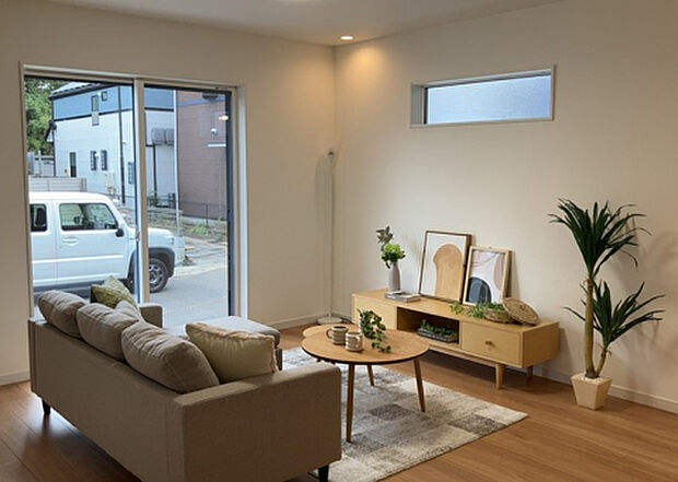 リビングの間取りの種類は大きくわけてリビングとダイニングが別になっているタイプ、リビングダイニング一体型です。どちらも一長一短ですので、家を選ぶ時はその両面をチェックして決めるようにしましょう。