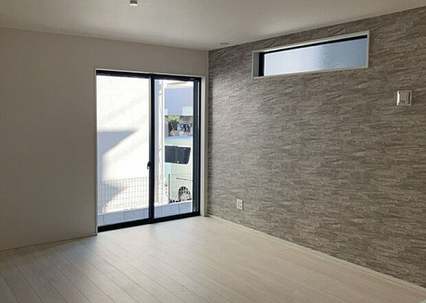 リビングの間取りの種類は大きくわけてリビングとダイニングが別になっているタイプ、リビングダイニング一体型です。どちらも一長一短ですので、家を選ぶ時はその両面をチェックして決めるようにしましょう。