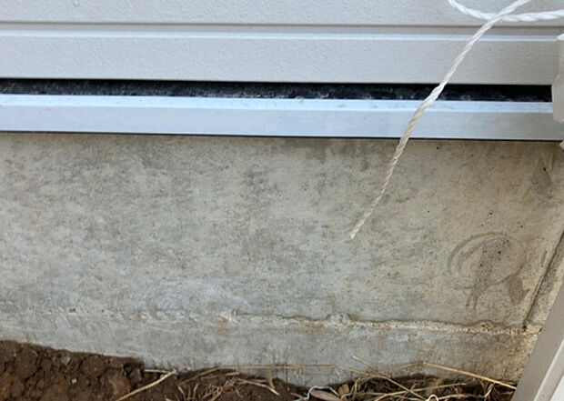 木造住宅とは土台、壁、柱など建築物の強度を支える構造体の材に木が使用されている構造を指します。構造体は建物の自重を支えるだけではなく風圧や水圧、積裁荷重などあらゆる衝撃に耐えるための基礎です。