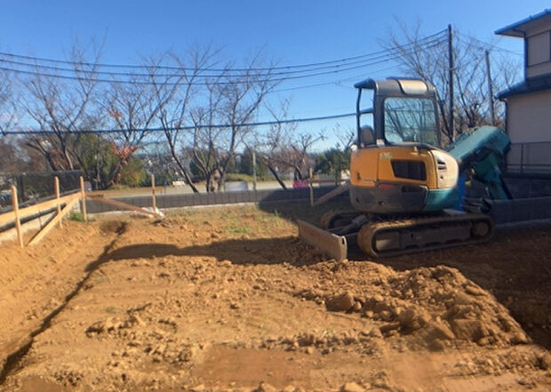 木造住宅とは土台、壁、柱など建築物の強度を支える構造体の材に木が使用されている構造を指します。構造体は建物の自重を支えるだけではなく風圧や水圧、積裁荷重などあらゆる衝撃に耐えるための基礎です。