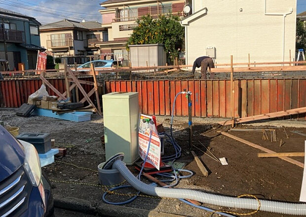 家族でのBBQを行うのであれば3坪程度の広さがあればよいでしょう。ガーデニングや家庭菜園を楽しむ際は、手入れが行き届く範囲にすると安心です。また、庭のある方角や接道が気になる方は事前に確認しましょう。