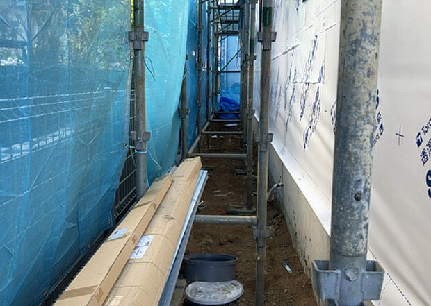 家族でのBBQを行うのであれば3坪程度の広さがあればよいでしょう。ガーデニングや家庭菜園を楽しむ際は、手入れが行き届く範囲にすると安心です。また、庭のある方角や接道が気になる方は事前に確認しましょう。