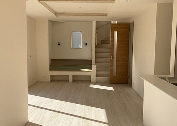 リビングの間取りの種類は大きくわけてリビングとダイニングが別になっているタイプ、リビングダイニング一体型です。どちらも一長一短ですので、家を選ぶ時はその両面をチェックして決めるようにしましょう。