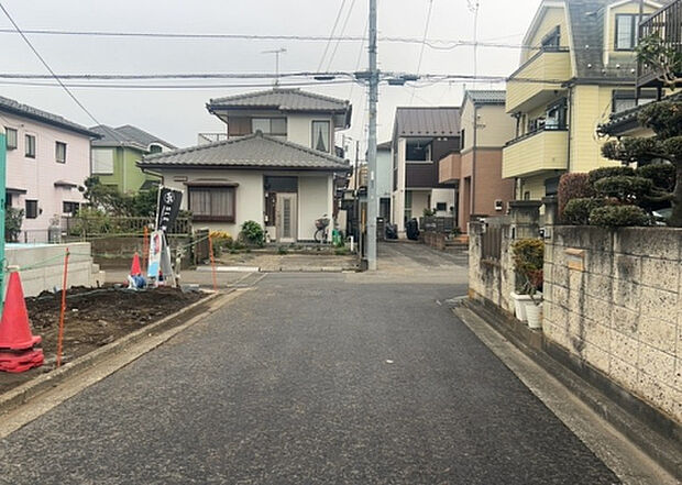 桜や紅葉の名所に出かける人は多いと思いますが、家にいながら季節の移ろいを感じる生活を送りませんか?リビングや窓から見える景色が生活を彩るワンポイントに!現地から見える景色を堪能してみては如何でしょう。