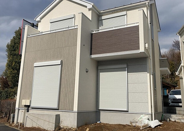 ついに完成致しました!現地をご見学に行く際は、道路の幅や周辺の交通量、施設などをご確認頂くことをおすすめします!物件の流れが早いため、内見をしたい方はお早めに当社営業までお問い合わせ頂きご予約下さい!