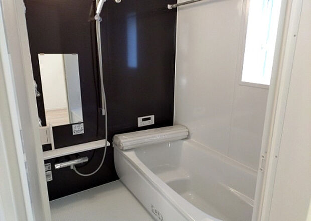 入浴時の快適さも大事なことですが、綺麗な状態を維持できなければ気持ちよく入浴できません。毎日の掃除が楽という点は大事なポイントになります!カビが生えにくく掃除がしやすい、壁や浴槽を選ぶといいでしょう。