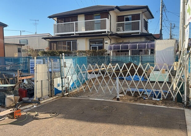 現地をご見学に行く際は、道路の幅や周辺の交通量、施設などをご確認頂くことをおすすめします!ある程度イメージをつけたいという場合は、同売主の施工事例や完成パースもお見せします。