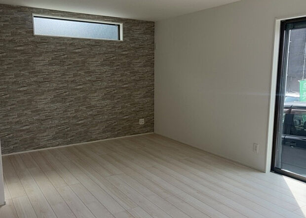 リビングの間取りの種類は大きくわけてリビングとダイニングが別になっているタイプ、リビングダイニング一体型です。どちらも一長一短ですので、家を選ぶ時はその両面をチェックして決めるようにしましょう。