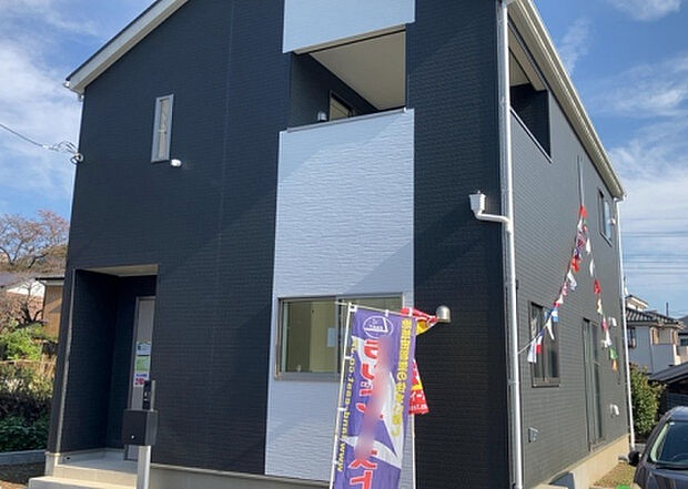 ついに完成致しました！現地をご見学に行く際は、道路の幅や周辺の交通量、施設などをご確認頂くことをおすすめします！物件の流れが早いため、内見をしたい方はお早めに当社営業までお問い合わせ頂きご予約下さい！