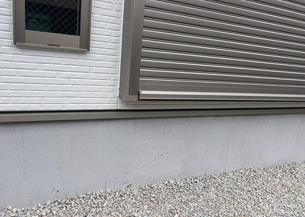 木造住宅とは土台、壁、柱など建築物の強度を支える構造体の材に木が使用されている構造を指します。構造体は建物の自重を支えるだけではなく風圧や水圧、積裁荷重などあらゆる衝撃に耐えるための基礎です。