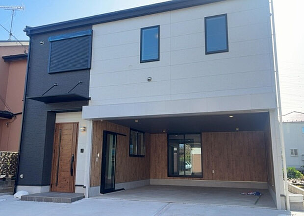 ついに完成致しました！現地をご見学に行く際は、道路の幅や周辺の交通量、施設などをご確認頂くことをおすすめします！物件の流れが早いため、内見をしたい方はお早めに当社営業までお問い合わせ頂きご予約下さい！