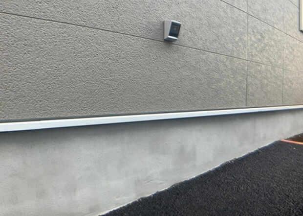 木造住宅とは土台、壁、柱など建築物の強度を支える構造体の材に木が使用されている構造を指します。構造体は建物の自重を支えるだけではなく風圧や水圧、積裁荷重などあらゆる衝撃に耐えるための基礎です。