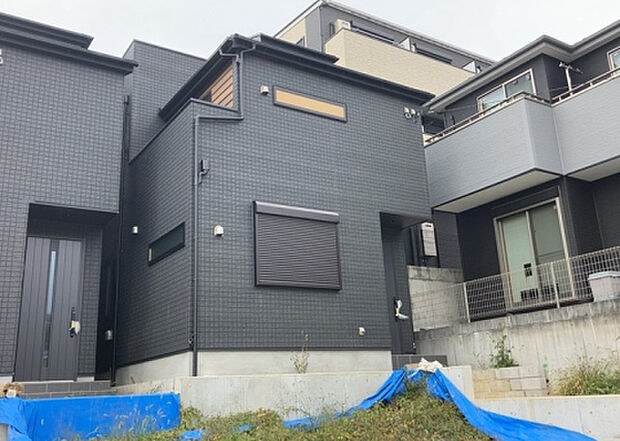 ついに完成致しました!現地をご見学に行く際は、道路の幅や周辺の交通量、施設などをご確認頂くことをおすすめします!物件の流れが早いため、内見をしたい方はお早めに当社営業までお問い合わせ頂きご予約下さい!